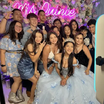 quinceañera photo booth 01 440x440px