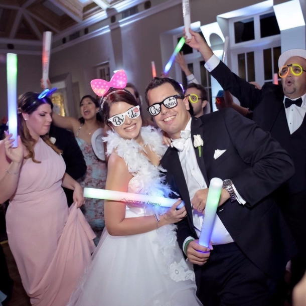wedding bride groom 01 610x610px