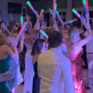 wedding rachael&peter dancing 02 foundersroom 610x610px