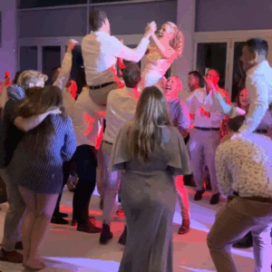 wedding rachael&peter dancing 07 foundersroom 610x610px