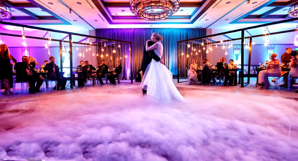dry ice wedding first dance 2959x1600