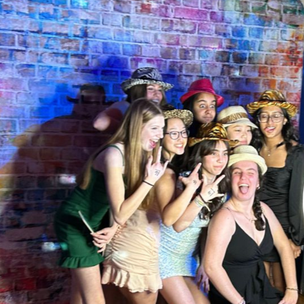photo booth with teens 02 440x440px