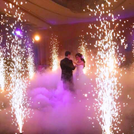 sparklers wedding first dance 06 440x440px